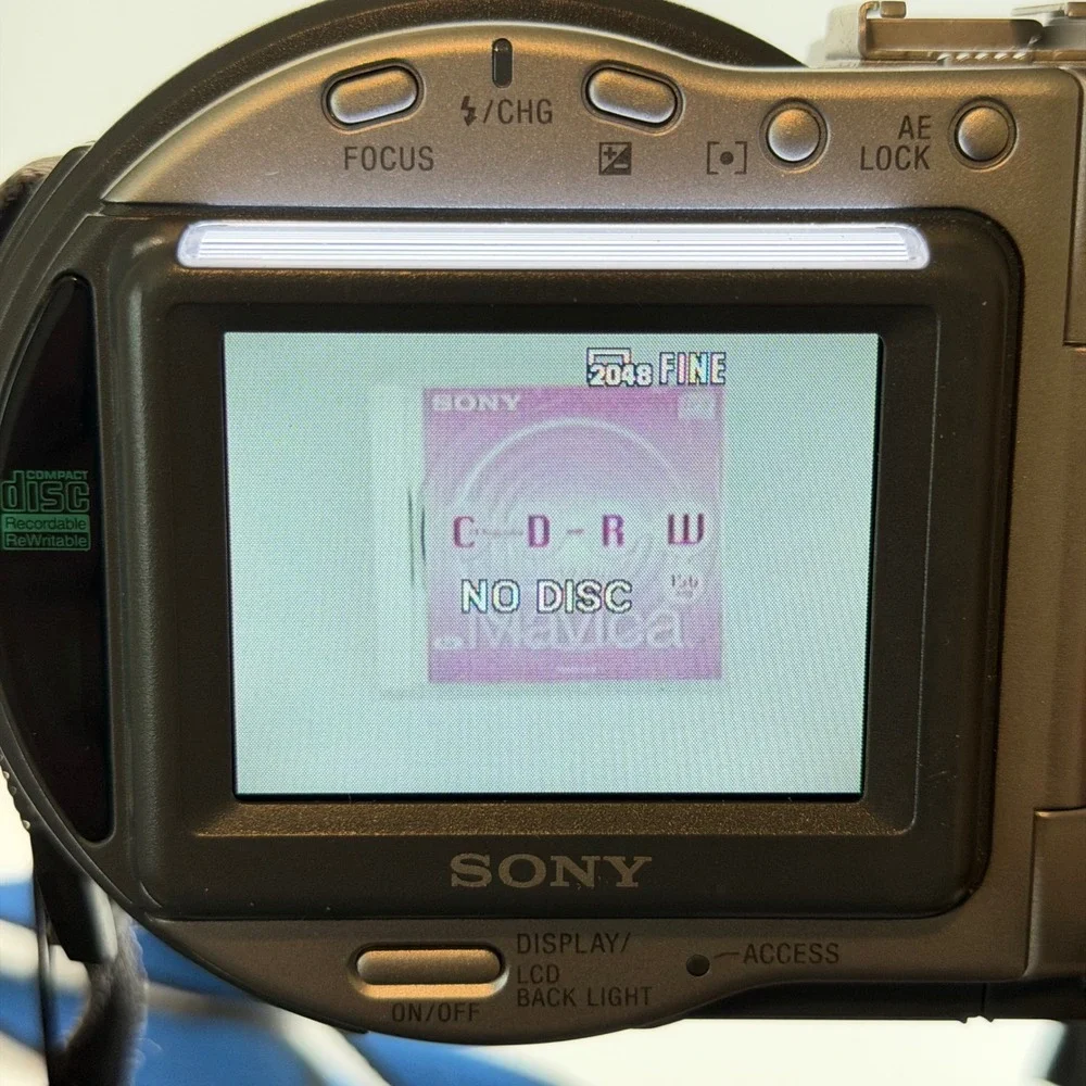 Sony CD Mavica MVC-CD300 Digital Camera Bundle 3.3MP Carl Zeiss Lens Tested